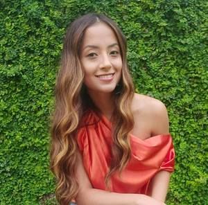 Meet your Posher, Steffany